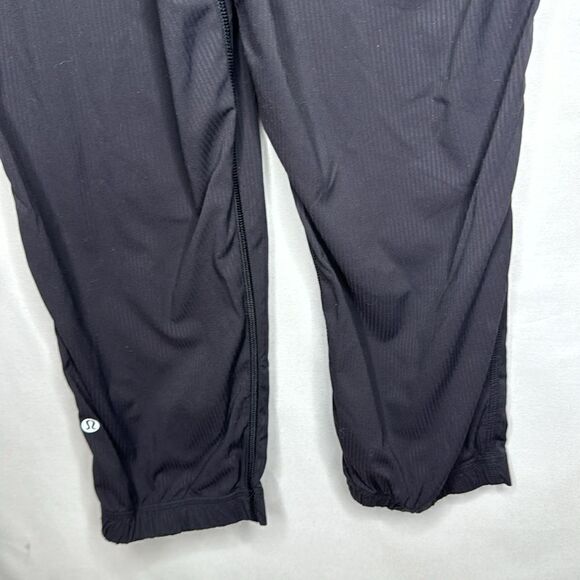 Lululemon Black Dance Studio Cropped Joggers. Size 4. - Picture 9 of 10
